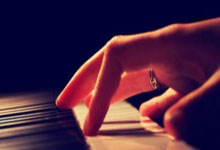 策略精准！主帅指挥棋逢对手，带领球队取得胜利